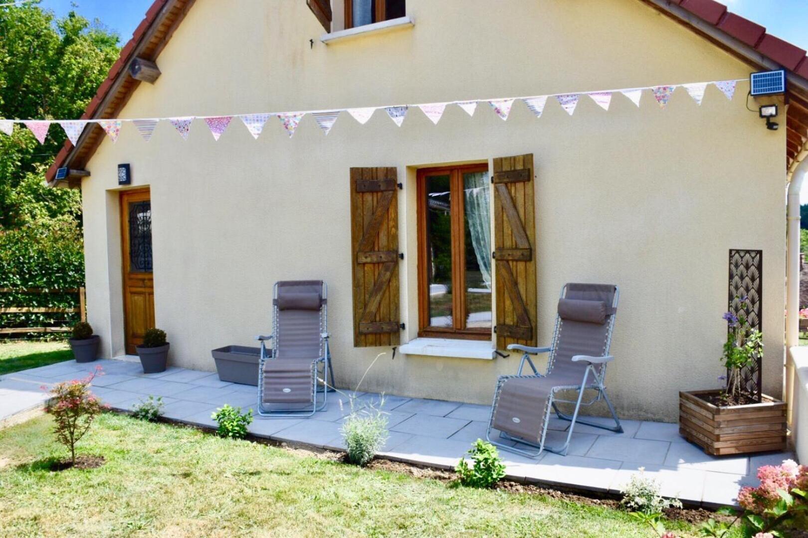 Libellule Panzió Coussac-Bonneval Kültér fotó